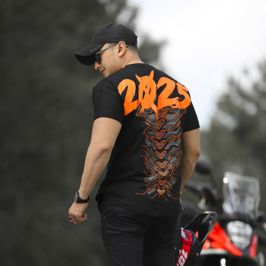 KAOSBOS.ID - Kaos Distro Pria Hitam Sunmori Motor Racing