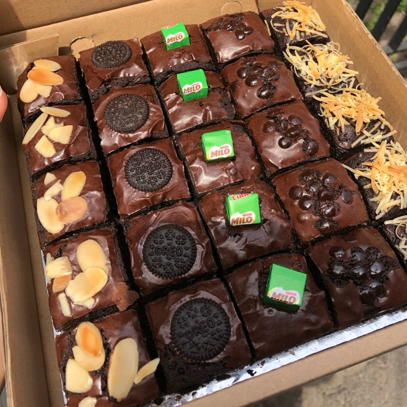 

BROWNIES PREMIUM MIX FULL COKLAT