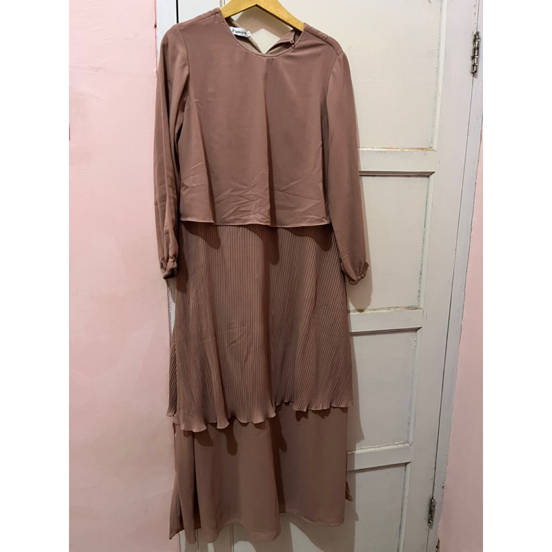 preloved dress by d amora nursing wear