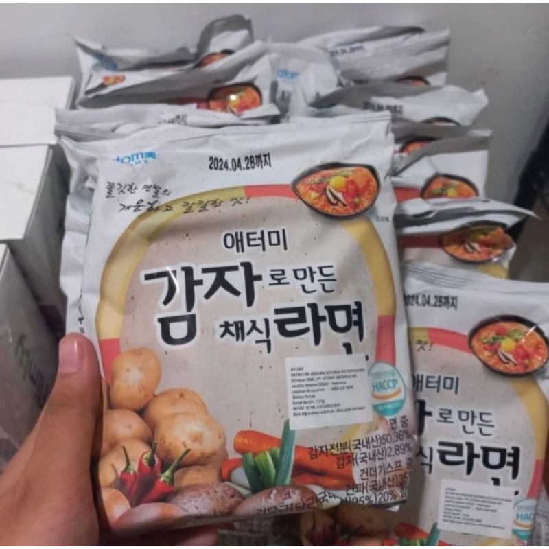 

Potato ramen korea 1 pcs ECER mie kentang vegetarian mie instan isi114gr