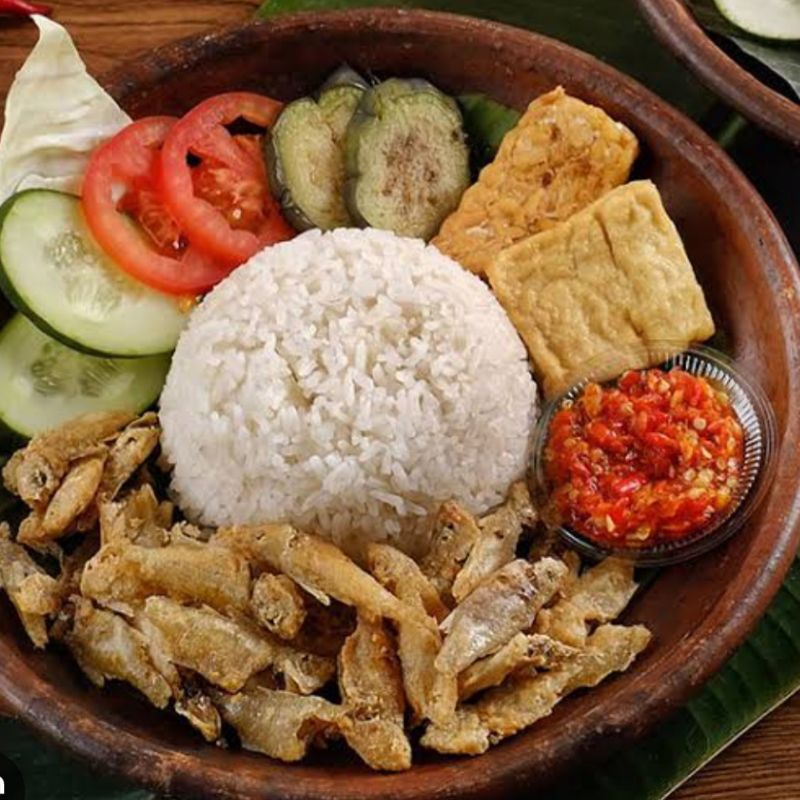 

Sambelan Wader krispi+nasi