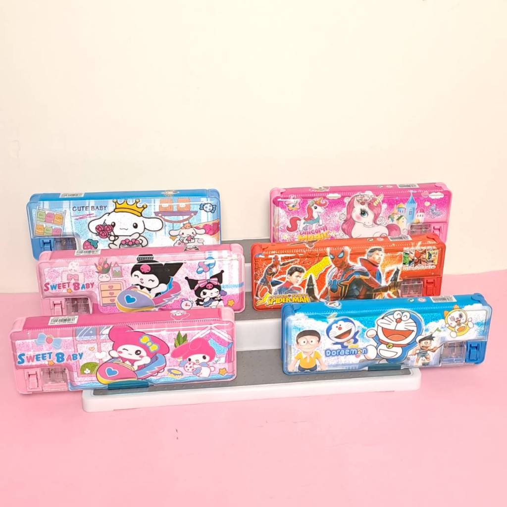 

Kotak Pencil Case Magnet Glitter 3D Viral Sanrio Kuromi Melody Avengers Spiderman Unicorn Doraemon