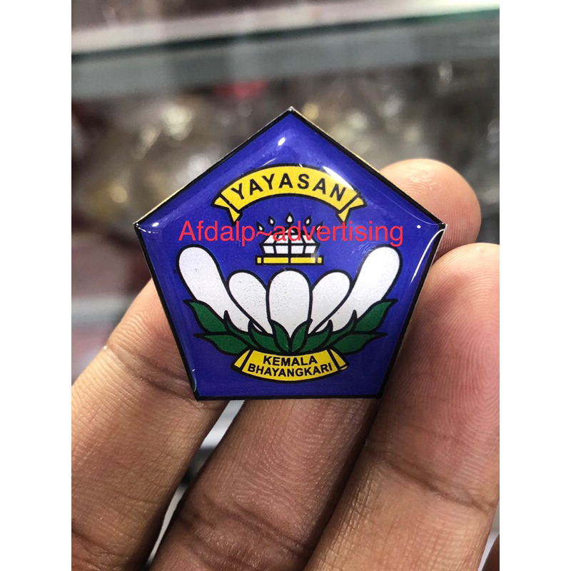 pin yayasan kemala bhayangkari kuningan di lapis resin penity