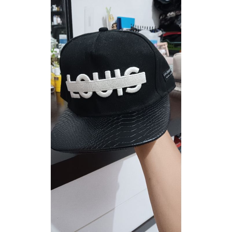 Topi Snapback Louis Sensor