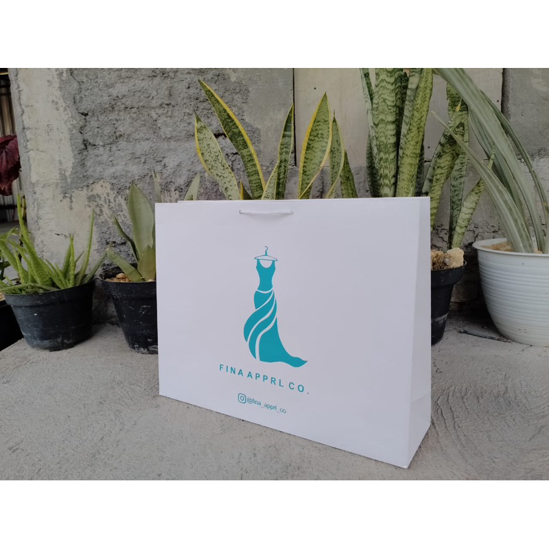 

paperbag custom glosy,size pxlxt 40*10*30,tebal dan rapi