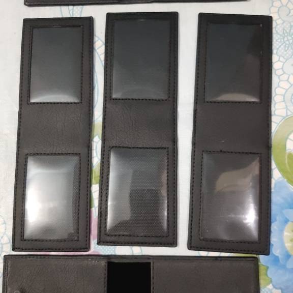 

MELEDAK PROMO Tempat id card name tag kulit sintetis magnet saku