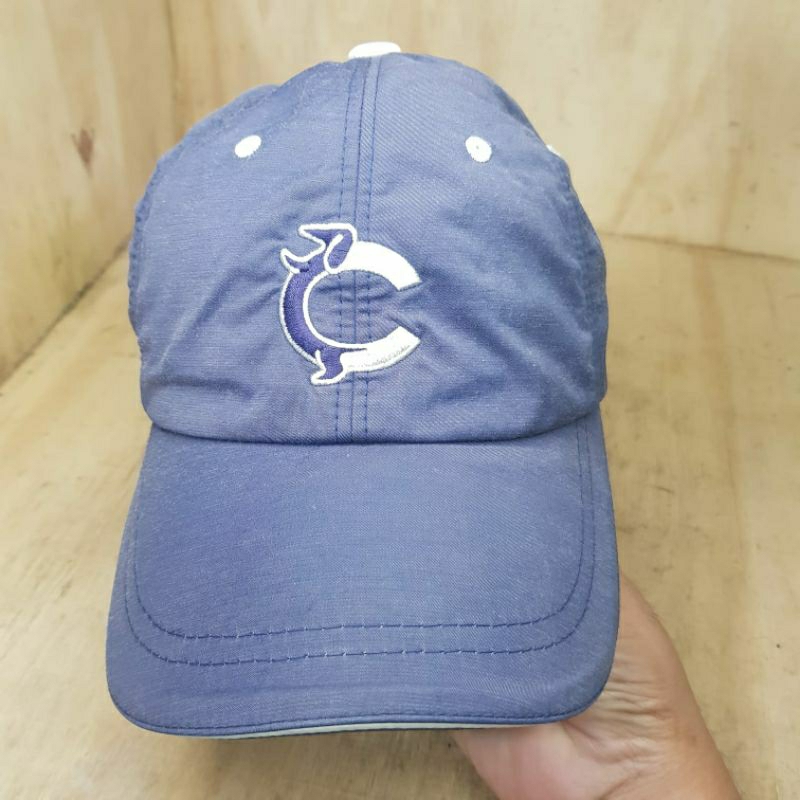 Topi Baseball Louis Castle