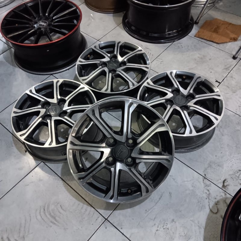 Velg Copotan Mobil Ayla Sigra Agya Calya Ring 14 R14