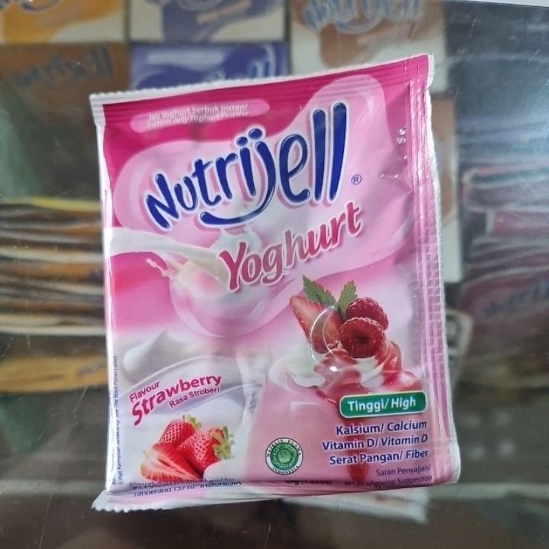 

nutrijell jelly YOGURT YOGHURT rasa Strawberry stroberi SALE ( exp dec 2024 )