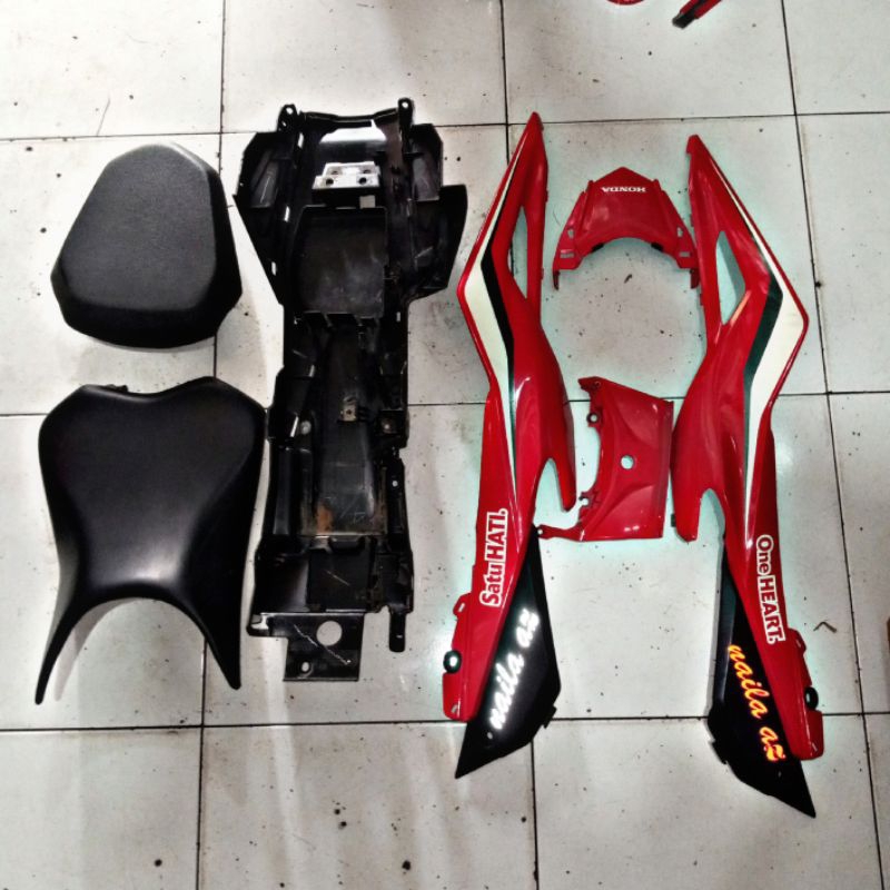 body belakang CBR 150r k45G k45n set belakang original