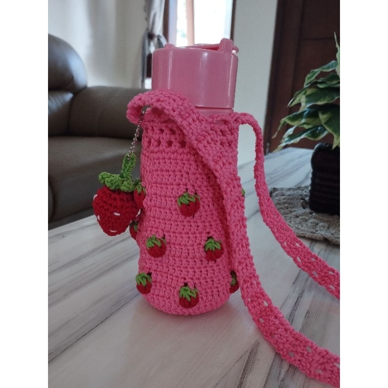 Tas Botol Rajut Strawberry bottle holder strawberry cover botol rajut strawberry tas Tumbler rajut s