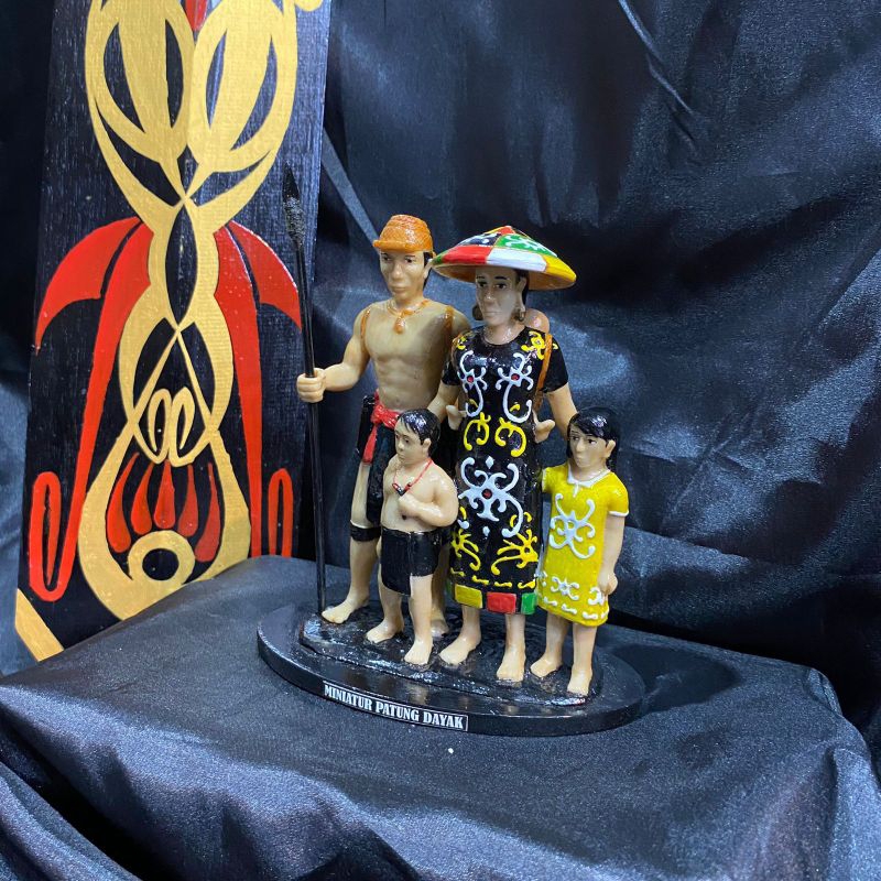 MINIATUR PATUNG DAYAK/MINIATUR DAYAK/MINIATUR PAJANGAN PATUNG DAYAK/MINIATUR BERUANG MADU/OLEH2 KALI