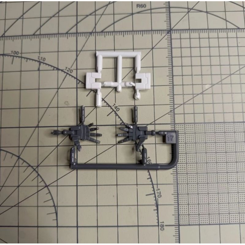 BANDAI RG 1/144 REAL GRADE GUNDAM OO 00 RAISER/SEVEN SWORD, EXIA, QANT PART OPEN HAND BANDAI