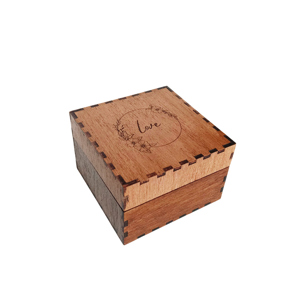 

Gift Box - Kotak Hadiah kayu playwood 12cmx12cmx8cm