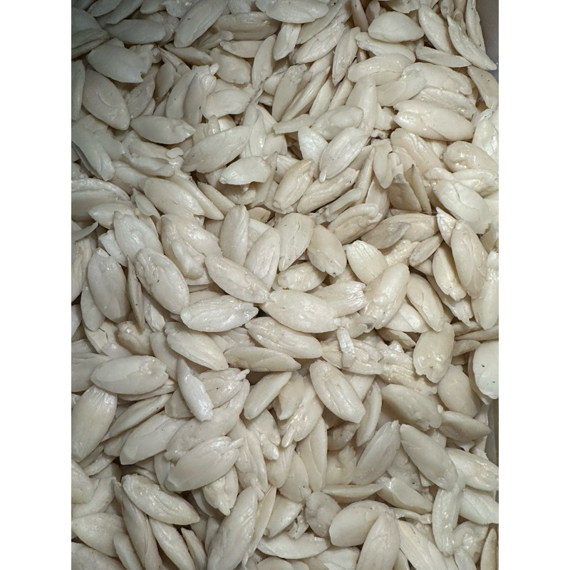 

Kacang Kenari Kupas