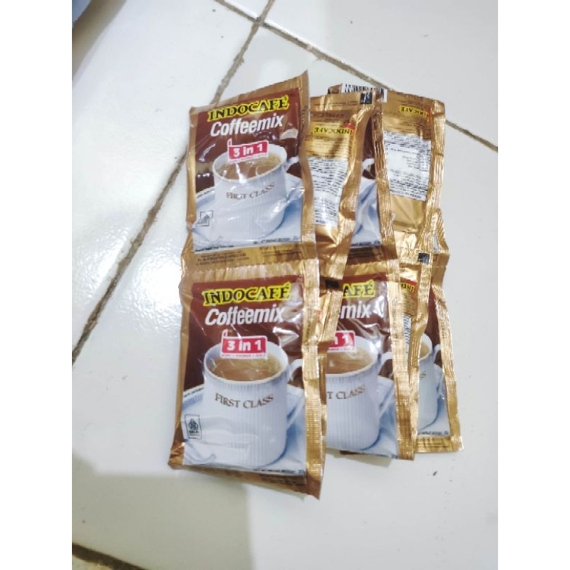 

Indocafe coffemix 1 renceng isi 10 PCS