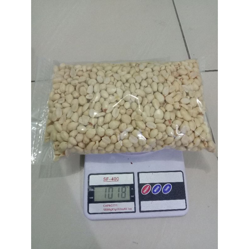 

Kacang Tanah Kupas Termurah 1 kg ukuran 41/51 kualitas premium