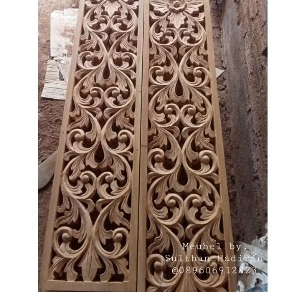 Ornamen ukir jati boven angin angin