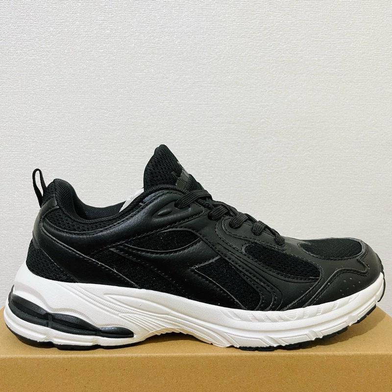 ORIGINAL SALE DISKON 70% MEN RUNNING SHOES DIADORA SEPATU PRIA COWOK LARI BLACK HITAM