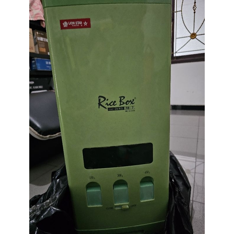 rice box lion star 28 kg preloved