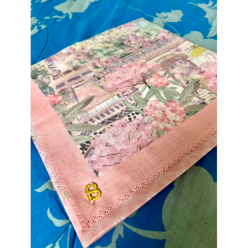 Buttonscarves Emily in Paris - Aimer