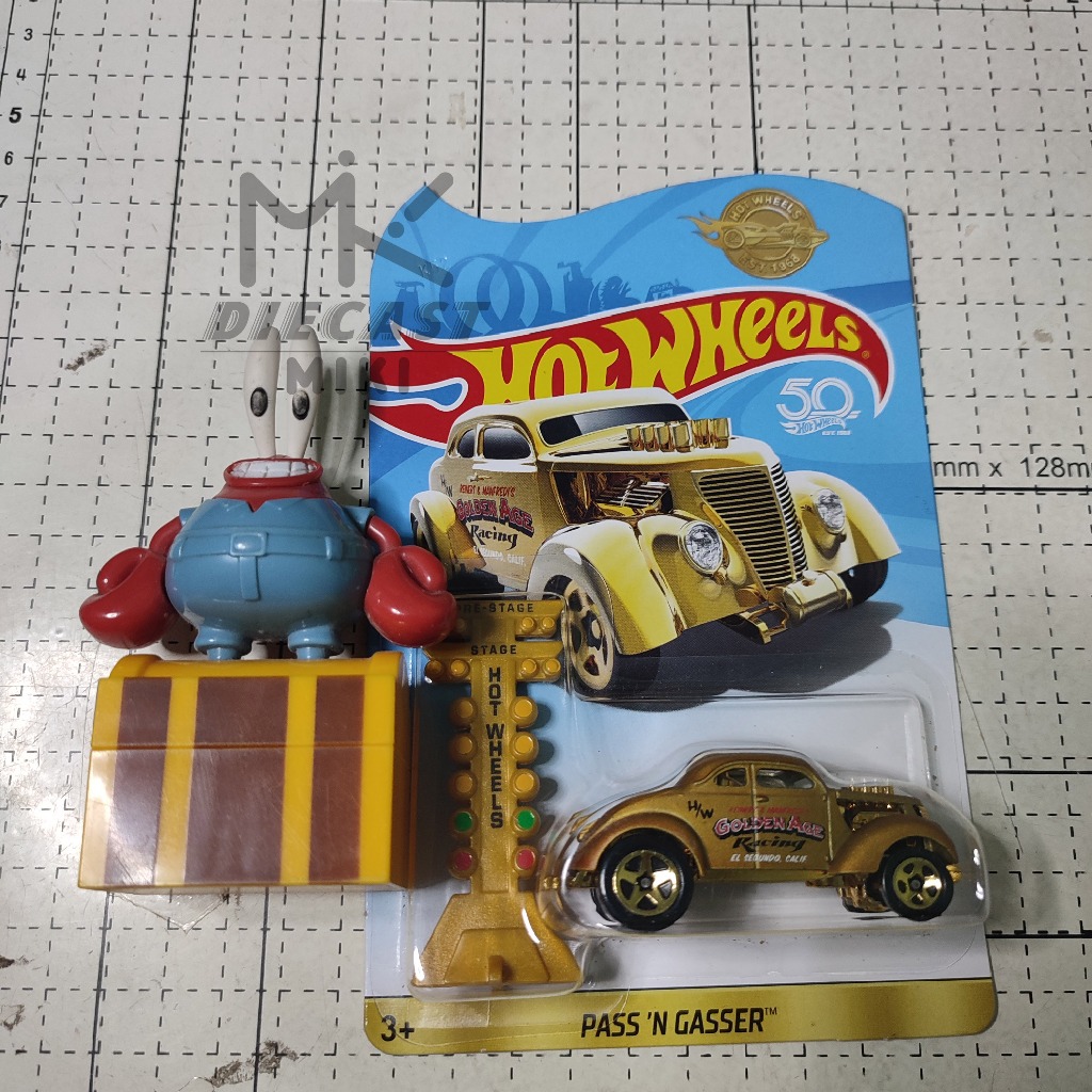 HOT WHEELS PASS N GASSER GOLD