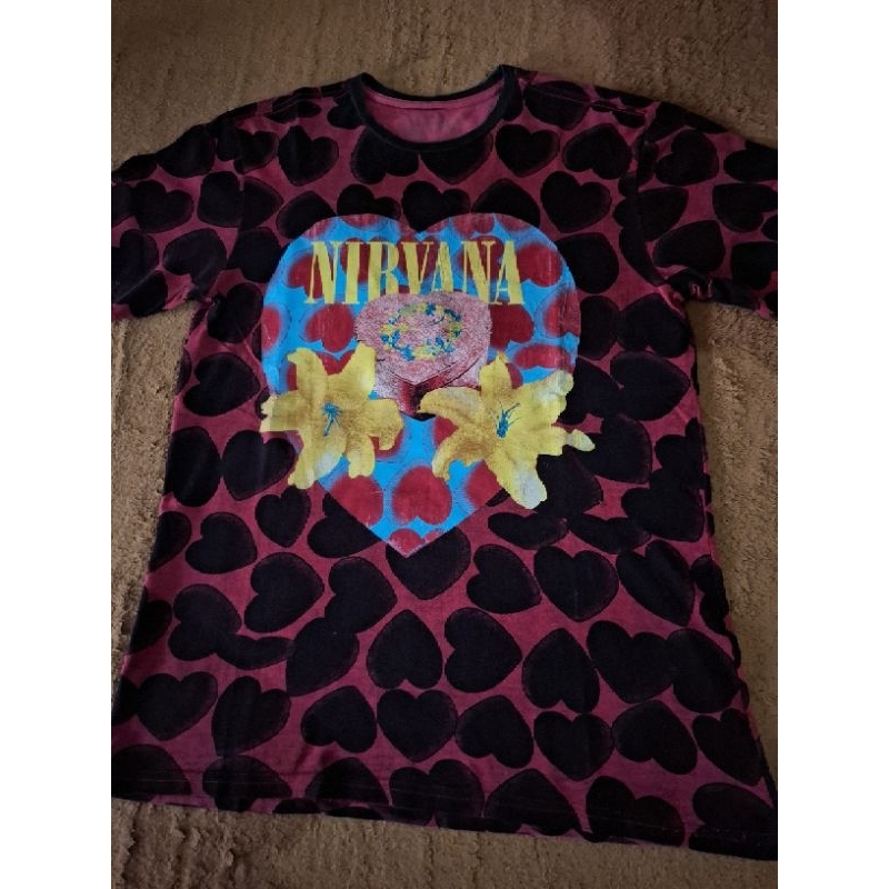 KAOS NIRVANA HEART SHAPED BOX ORIGINAL ( LANGKA )