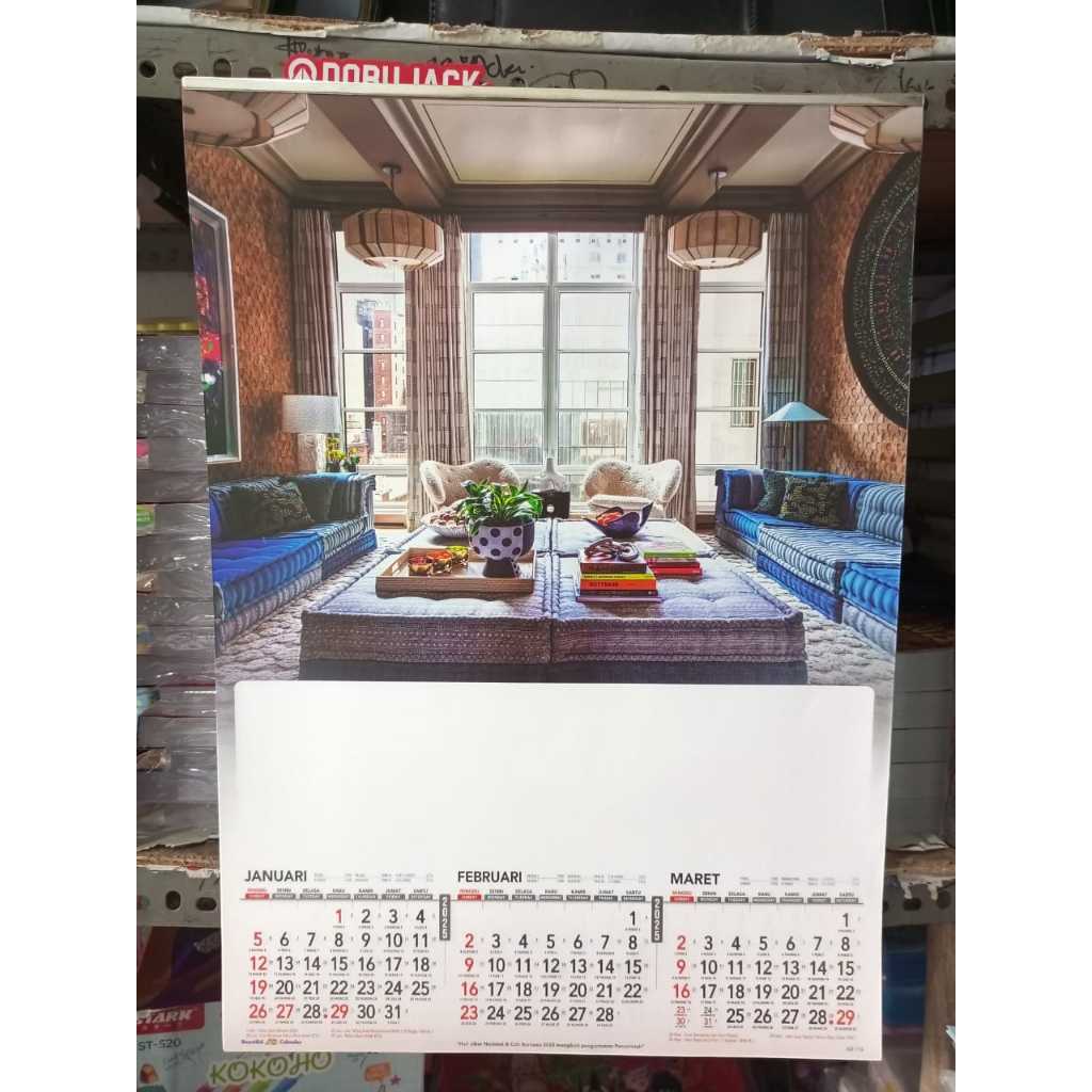 

KALENDER DINDING 4 LEMBAR TAHUN 2025 / KALENDER DINDING TRIWULAN TAHUN 2024 DILENGKAPI DENGAN GAMBAR YANG BAGUS fv
