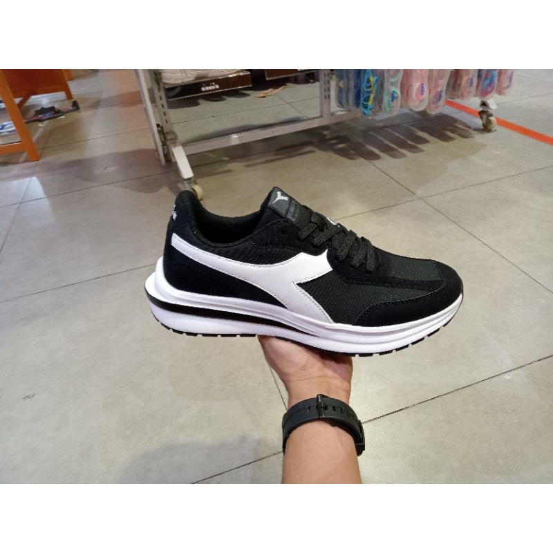 Sepatu Diadora original pria/ Diadora Morgan men's sneakers shoes -Black