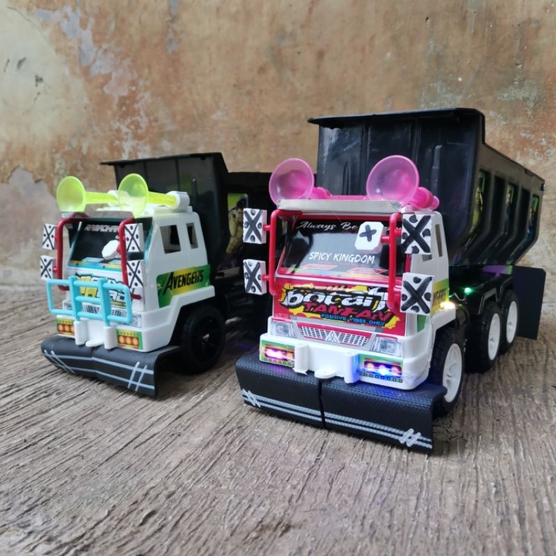 Mainan miniatur truk unik keren modifikasi