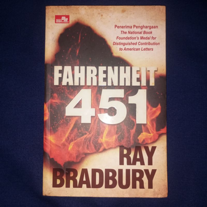 (Preloved) Fahrenheit 451 - Ray Bradbury