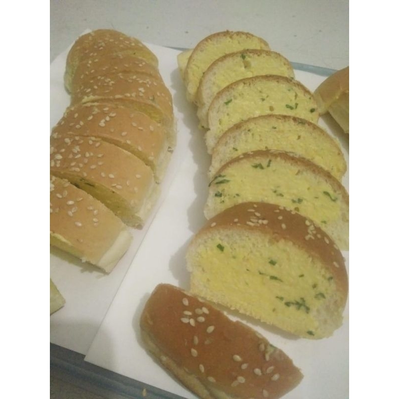 

Roti Rasa Bawang (Garlic bread) isi 2