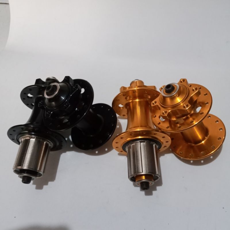 Raze Pro Hub Freehub 28 Hole Disc Brake 6 Bolt QR