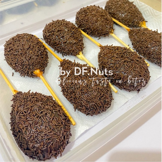 

donat paha ayam lembut full coklat premium by df.nuts