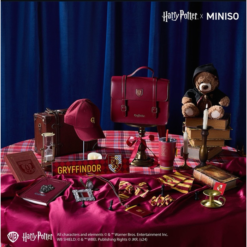 [READY STOCK] MINISO X HARRY POTTER Hogwarts, Gryffindor, Slytherin, Hufflepuff, Ravenclaw | Suitcas