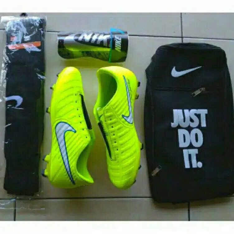 Borong Untung  KOMPLIT SEPATU BOLA PRIA NIKI MERCURIAL TIEMPO 4 VARIAN WARNA