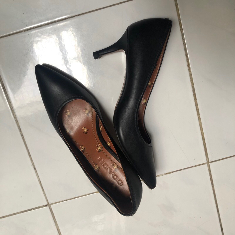 Sepatu wanita Coach (preloved)