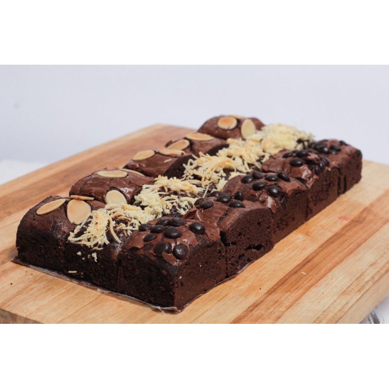 

BROWNIES PANGGANG by Suweg Lapis Genggong