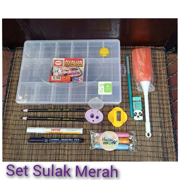 

KODE A64J Kotak Peralatan Menggambar Alat Kerik Gambar Sulak Pensil Kaca Joyko Rautan Krayon Rautan Dua Lubang White Paint Marker Drawing Pen 7 Pensil Penghapus
