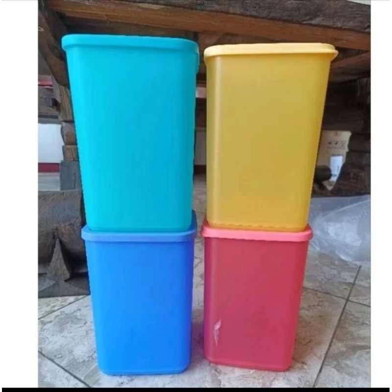 Toples snack tall summer tupperware 2,2 liter eceran 1 pcs