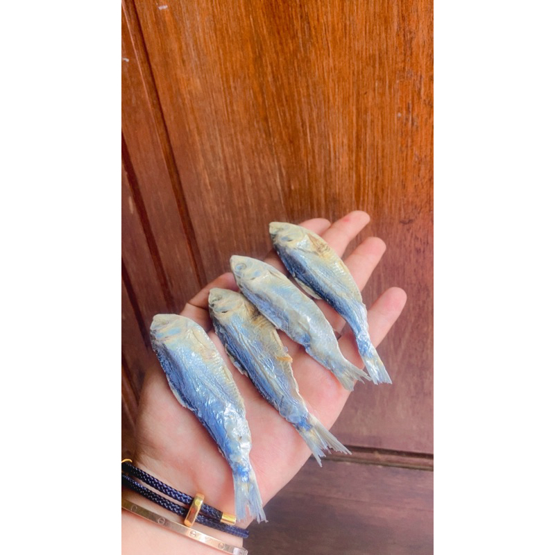 

ikan asin juwihh 1kg isi buanyakkkk!!! murah meriah!