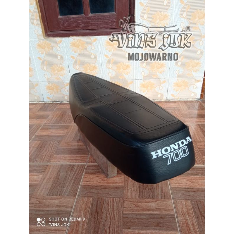 Jok Honda C700