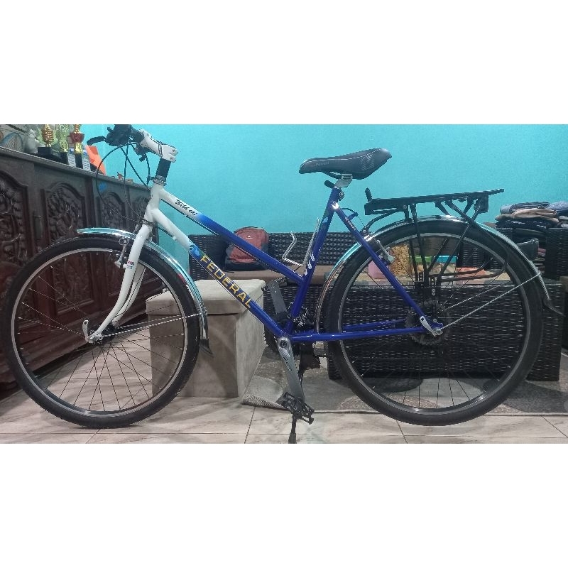 Federal Lady Touring