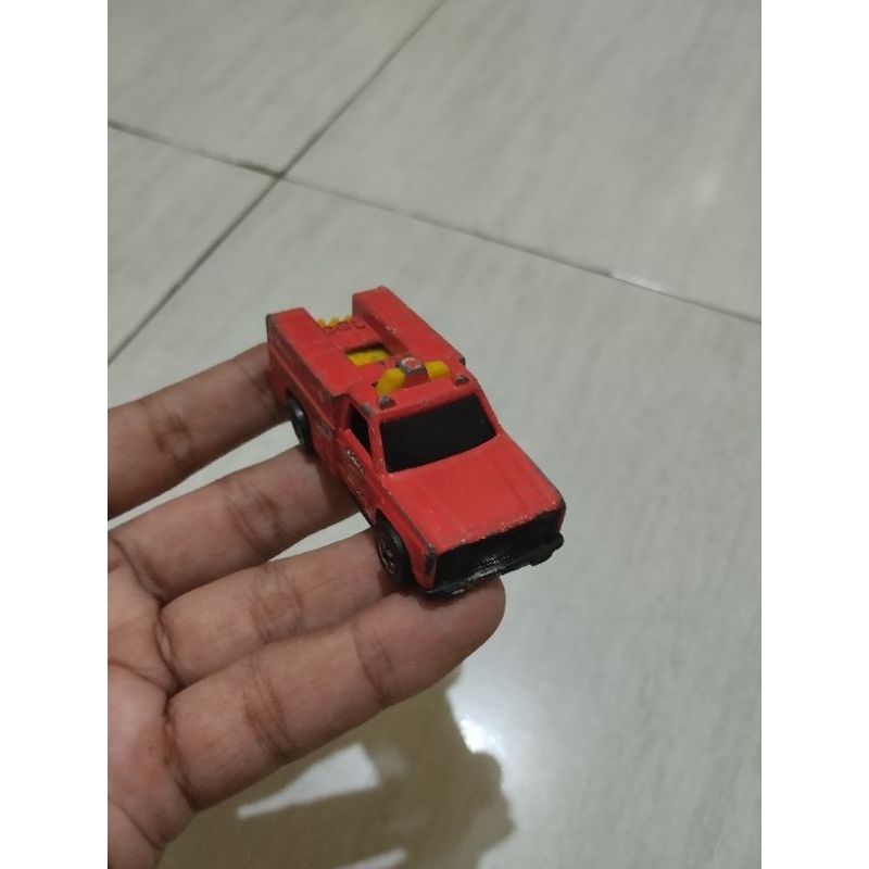 Hot Wheels Rapid Responder, remake Ulang blackwall 1974. bukan blackwall. kondisi loose, anggap junk