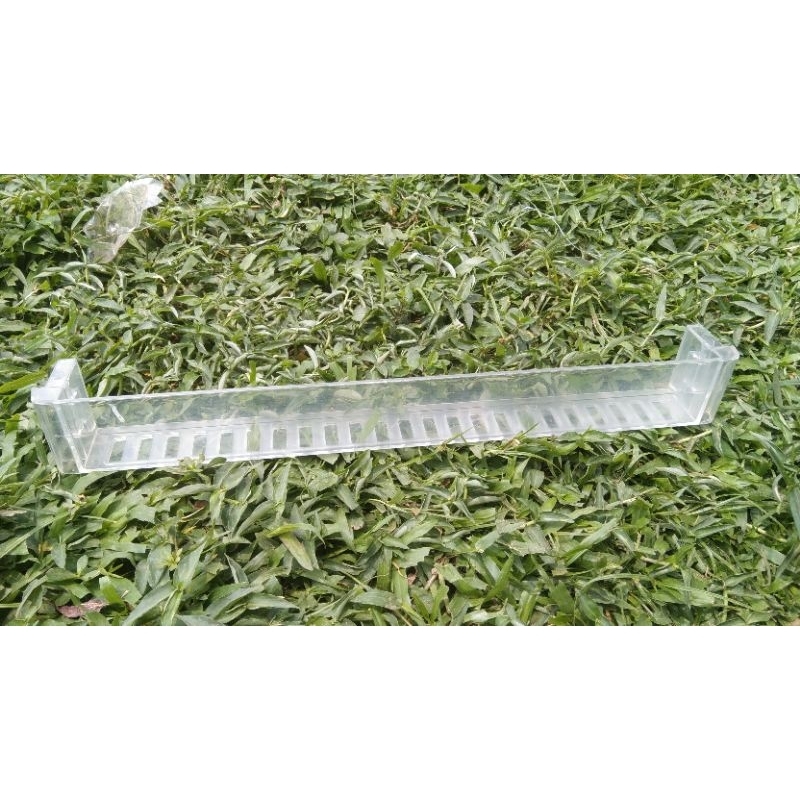 Rak kulkas samsung jumbo 2 pintu Rak botol bagian tengah Kulkas Samsung jumbo 2 pintu