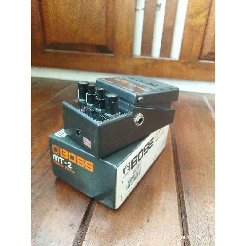 Efek Gitar Listrik BOSS MT-2 METALZONE