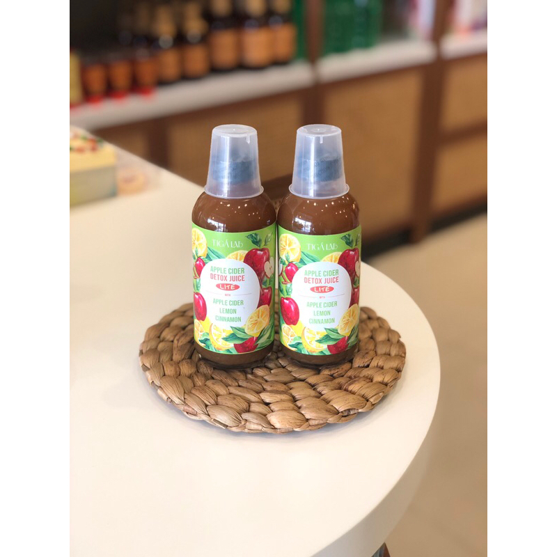 

TIGA LAB Apple Cider Detox Juice - Minuman Detox Cuka Apel, Lemon, Kayu Manis, dan Sari Kurma (Tanpa Gula) - 1 Botol Dapat Menjadi 8 Gelas Minuman Detox