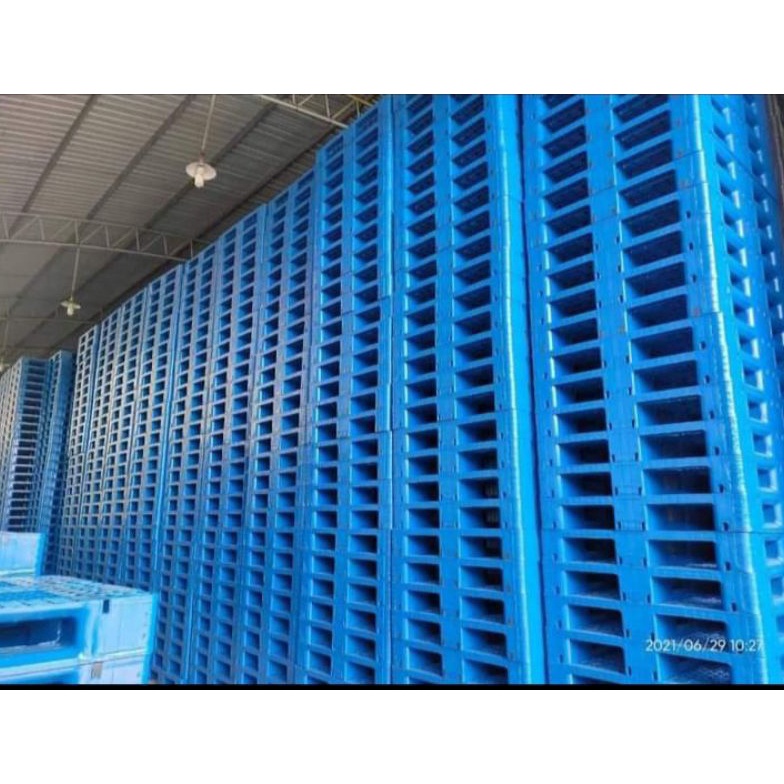 

KODE T24C palet plastik buat tatakan bekas 1 kali pakai warna biru 11 x 11 x 15