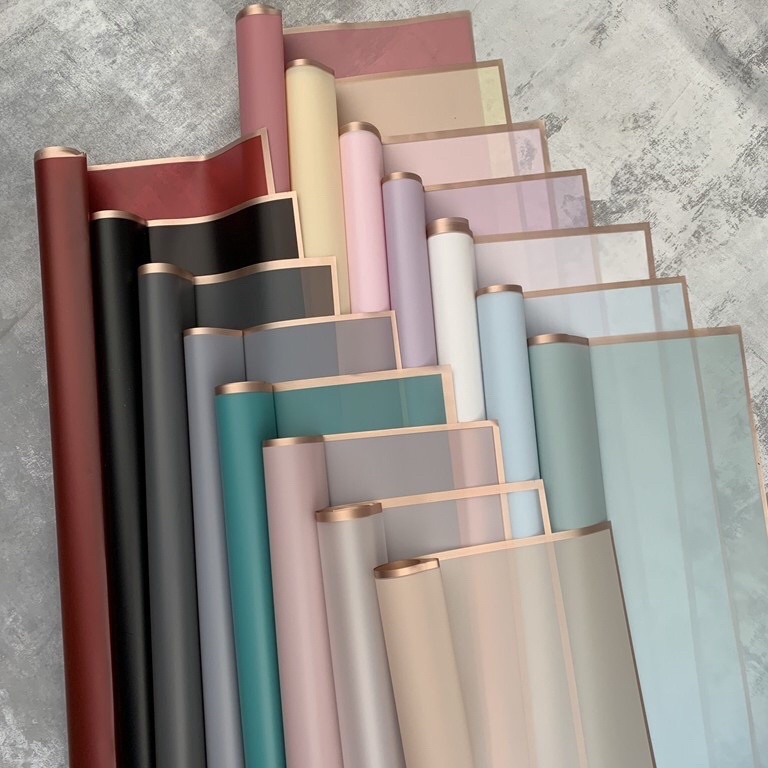 

Spesial Hemat 2 LEMBAR Kertas Cellophane Buket Bunga Gold Line 1 PACK Flower Wrapping Paper Celophane Chellophane Murah untuk Snack Uang