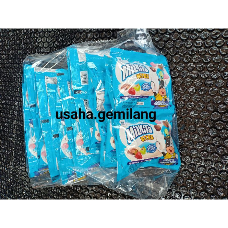 

Milkita Bites Renceng 8gr (1Bag: 30pcs) - Krispi di Luar, Chewy di Dalam - Permen Susu Tinggi Kalsium Cokelat, Stoberi, dan Melon / Juaranya Permen Permen Susu / Permen Rasa Susu Milkita / Jual Permen Susu Renceng / Permen Tinggi Kalsium / Permen Renceng